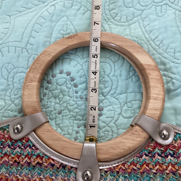 Giani Bernini multi colored woven handbag with round wooden handle - Picture 4 of 4